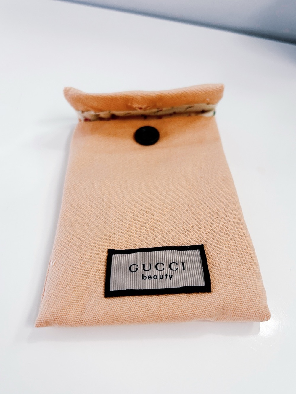 Gucci beauty handheld makeup mirror with pouch - Picture 4 of 7